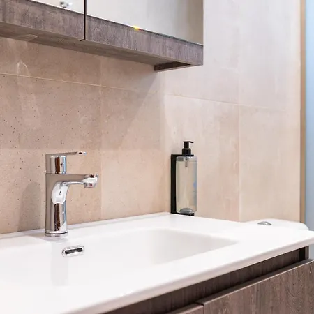 Apartamento Comfort - 3 Min Walk To & Town - Iii *