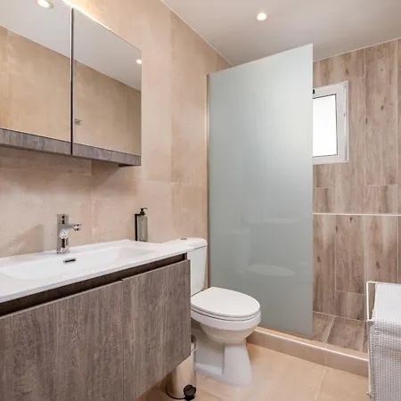 Town, 3 Min To - Kyma 3 *